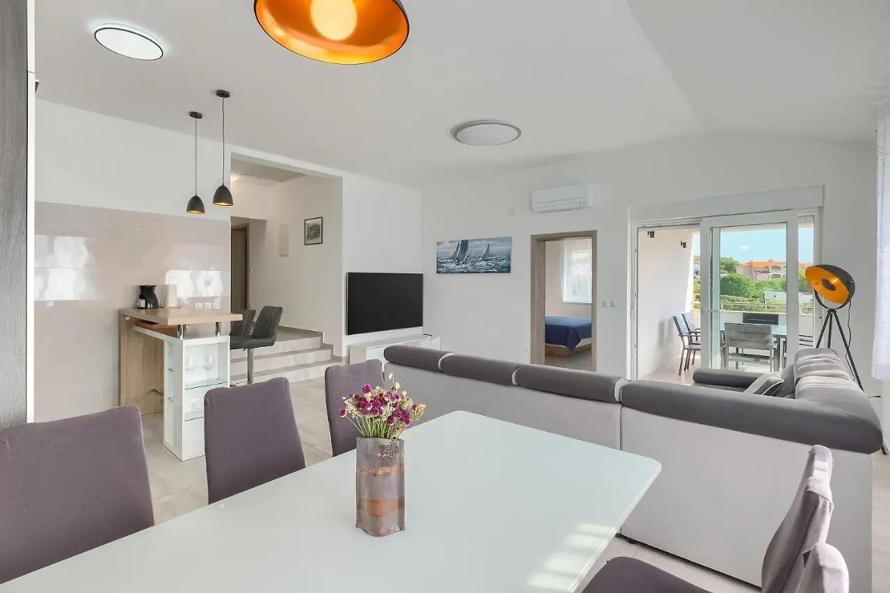 Apartments Medulin 2217