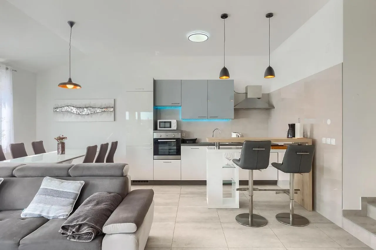 Apartments Medulin 2217 Croatia