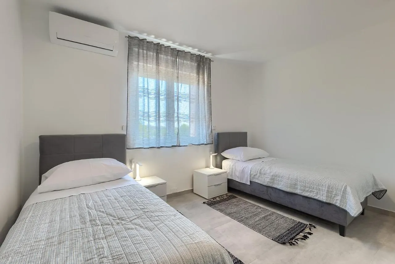 Apartments Medulin 2217 Croatia