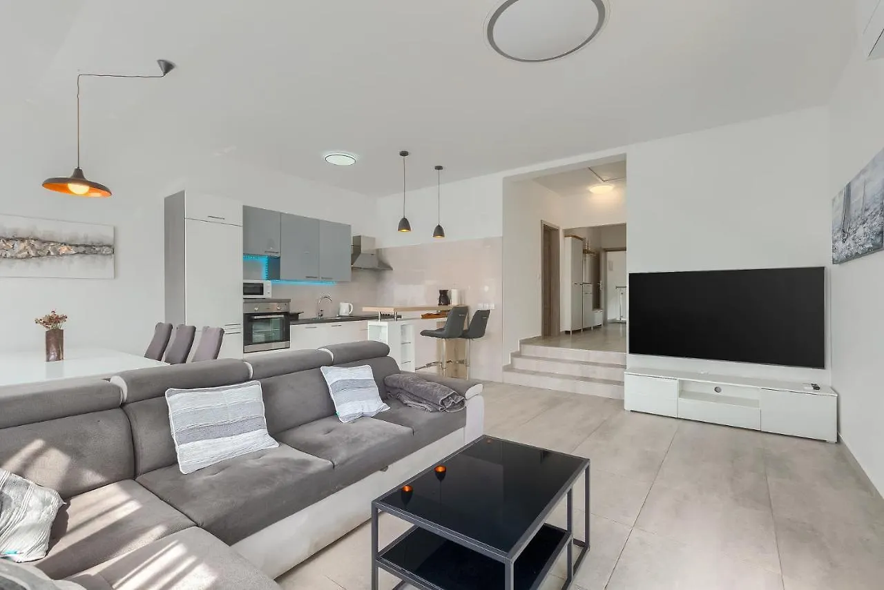Apartments Medulin 2217