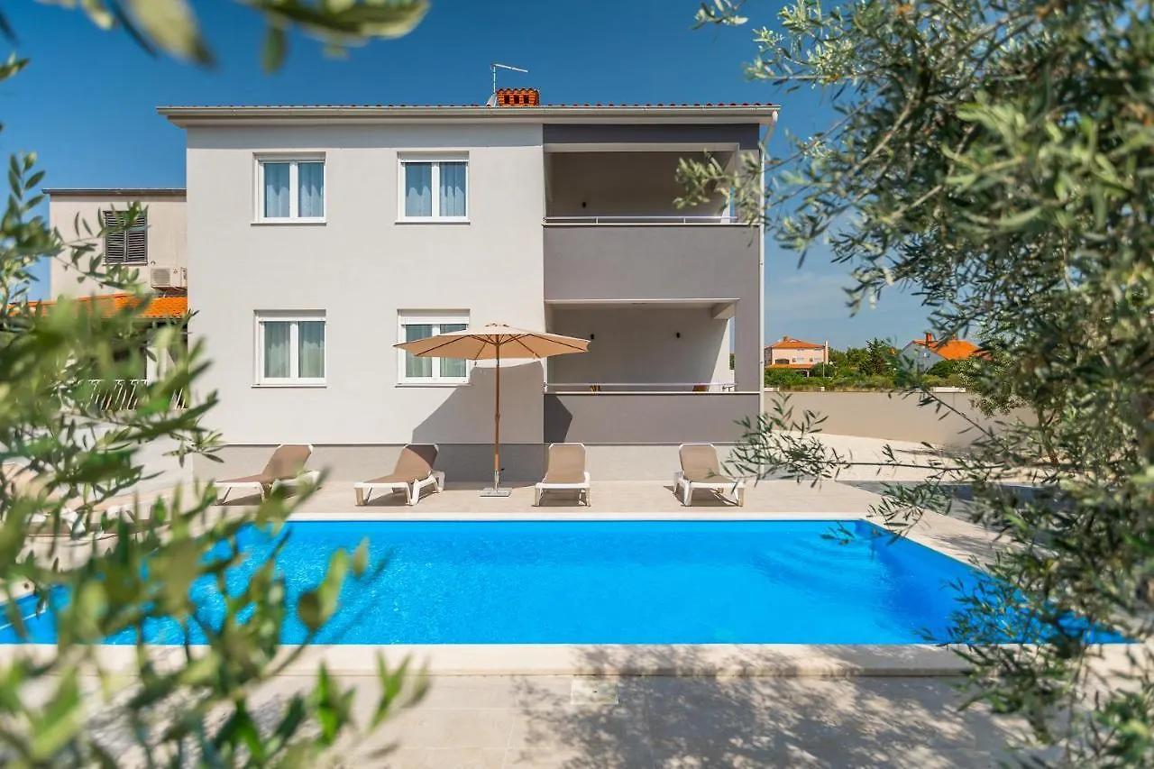 Apartments Medulin 2217
