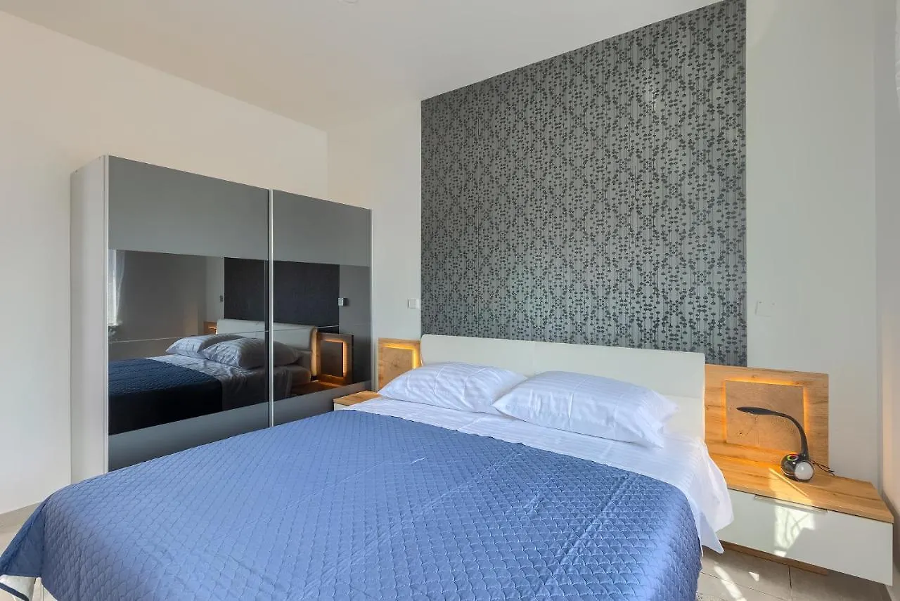 Apartments Medulin 2217