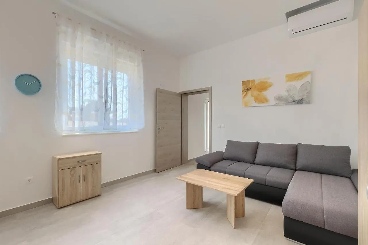Apartments Medulin 2217