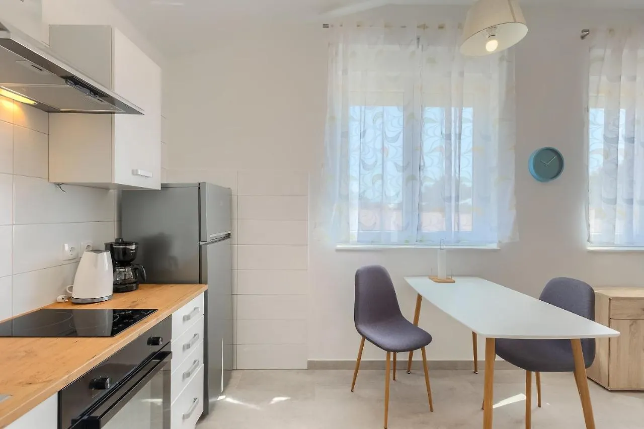 Apartments Medulin 2217
