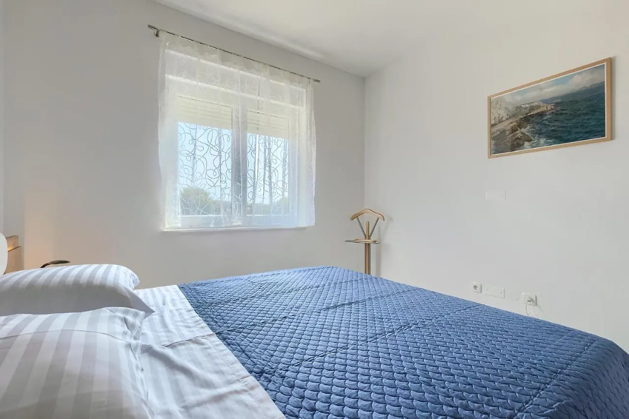 Apartments Medulin 2217