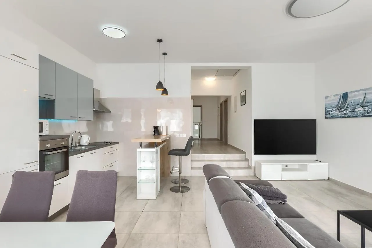 Apartments Medulin 2217