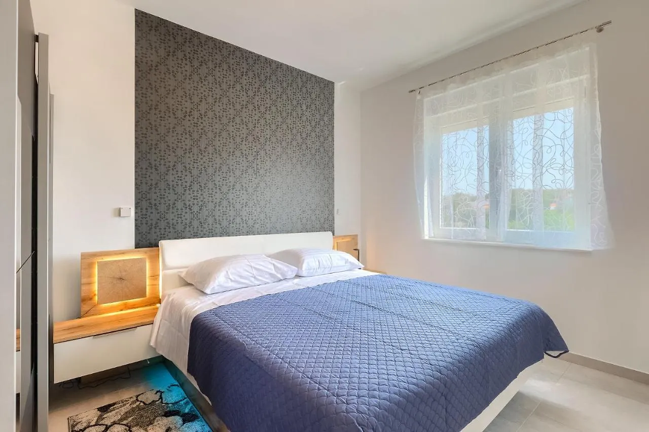 Apartments Medulin 2217