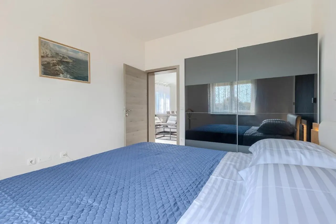 Apartments Medulin 2217
